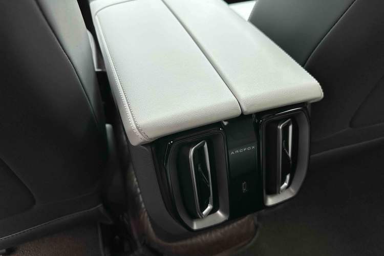 Used ARCFOX Alpha S5 2024 708MAX 200kW Interior 6