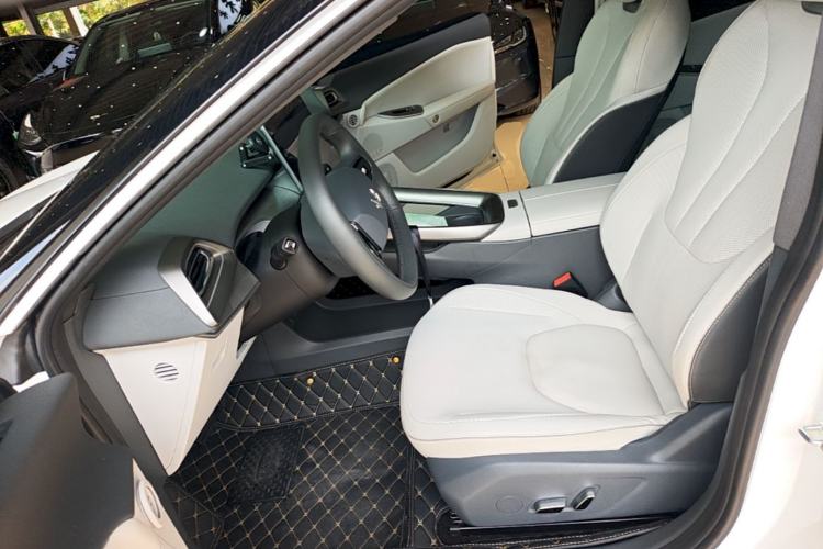 Used ARCFOX Alpha S5 2024 560MAX 185kW Left Front Seat