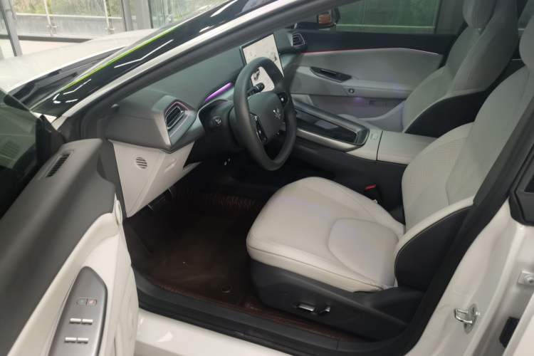 Used ARCFOX Alpha S5 2024 708MAX 200kW Left Front Seat