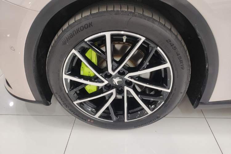 Used ARCFOX Alpha S5 2024 708MAX 200kW Left Front Wheel Hub