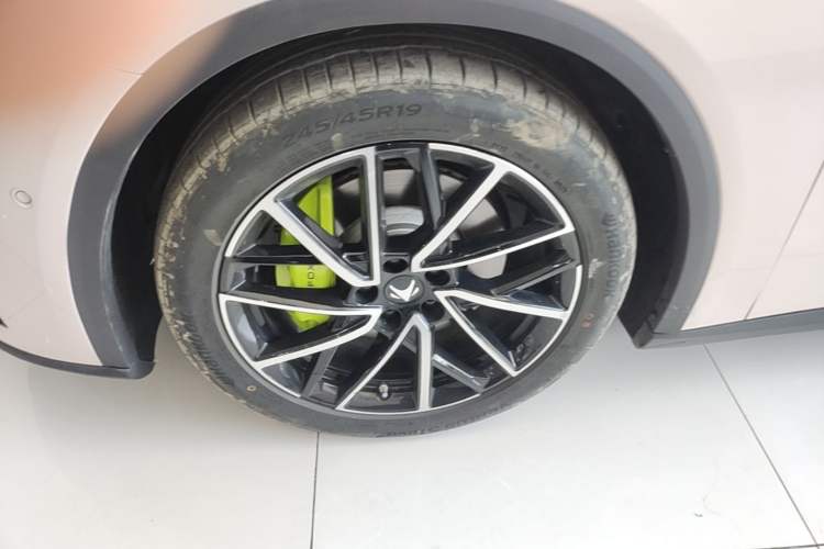 Used ARCFOX Alpha S5 2024 560MAX 185kW Left Front Wheel Hub