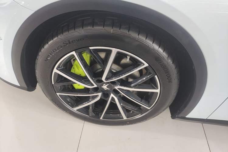 Used ARCFOX Alpha S5 2024 708MAX 200kW Left Front Wheel Hub
