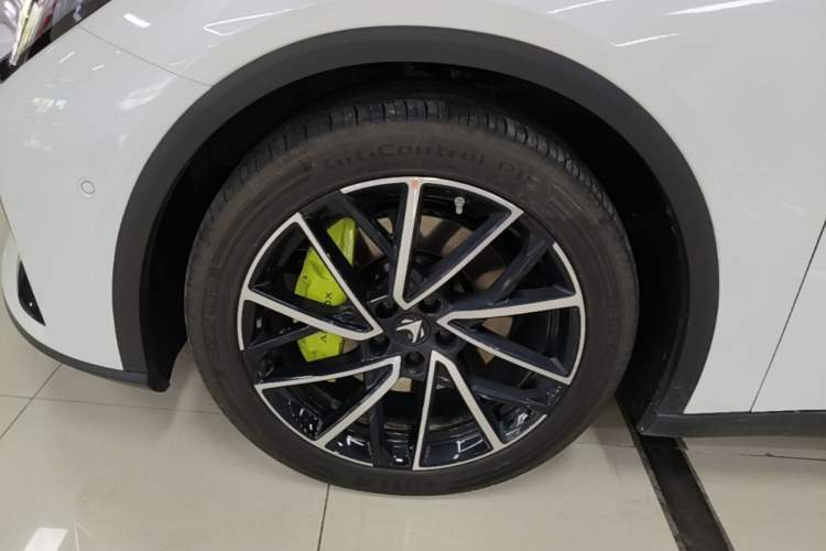 Used ARCFOX Alpha S5 2024 560MAX 185kW Left Front Wheel Hub