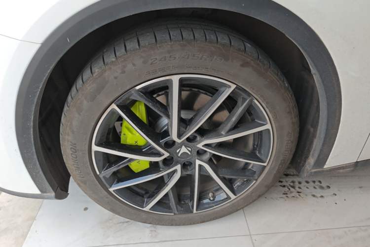 Used ARCFOX Alpha S5 2024 560MAX 185kW Left Front Wheel Hub