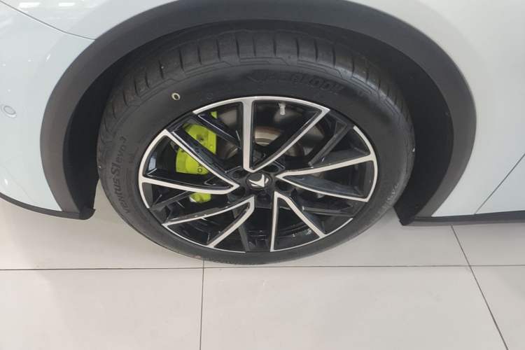 Used ARCFOX Alpha S5 2024 708MAX 200kW Left Front Wheel Hub