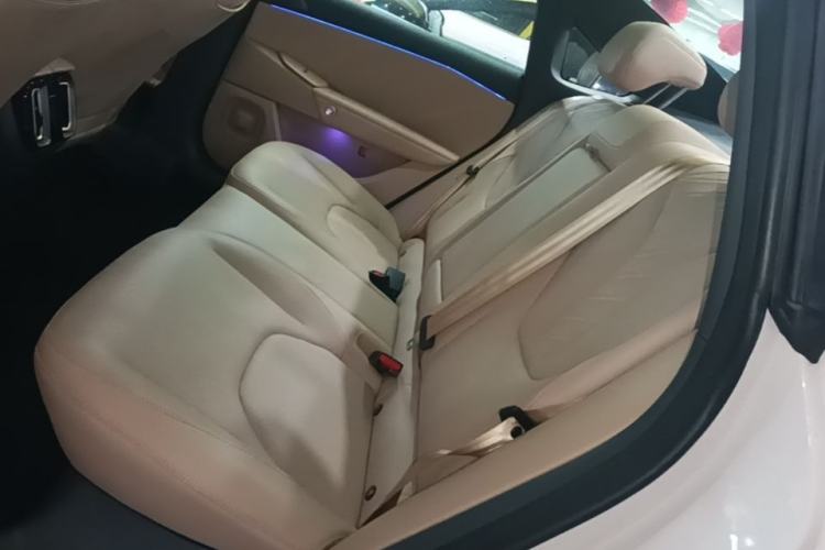 Used ARCFOX Alpha S5 2024 708MAX 200kW Left Rear Seat