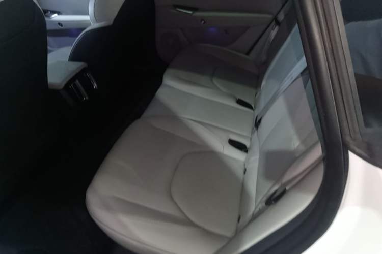 Used ARCFOX Alpha S5 2024 708MAX 200kW Left Rear Seat