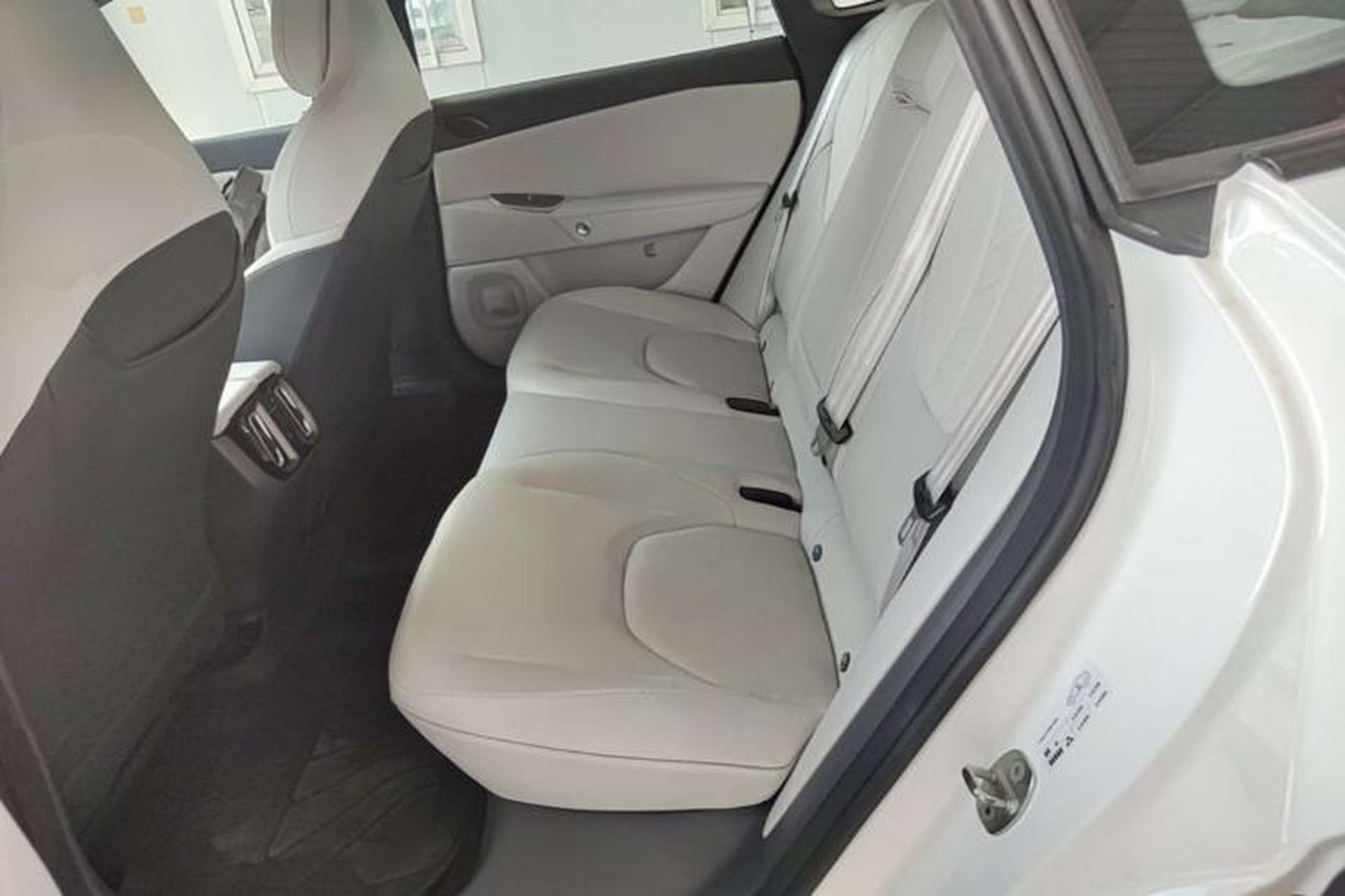 Used ARCFOX Alpha S5 2024 708MAX 200kW Left Rear Seat
