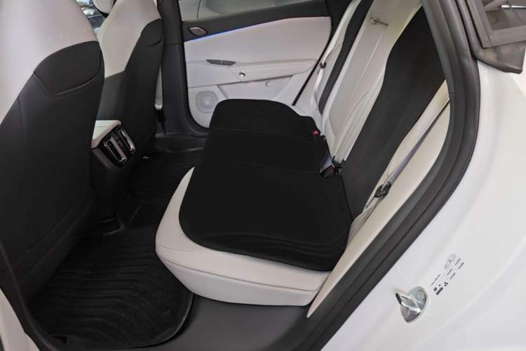 Used ARCFOX Alpha S5 2024 708MAX 200kW Left Rear Seat
