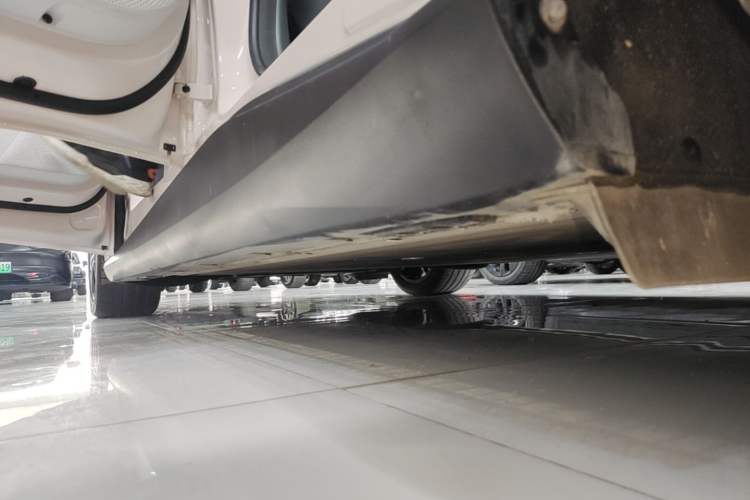 Used ARCFOX Alpha S5 2024 708MAX 200kW Left Side Sill