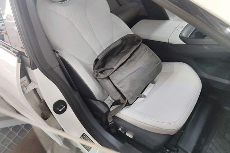 Used ARCFOX Alpha S5 2024 560PRO 185kW Right Front Seat