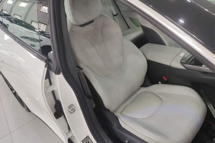 Used ARCFOX Alpha S5 2024 560MAX 185kW Right Front Seat