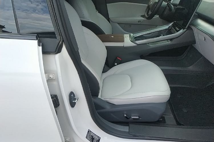 Used ARCFOX Alpha S5 2024 560PRO 185kW Right Front Seat