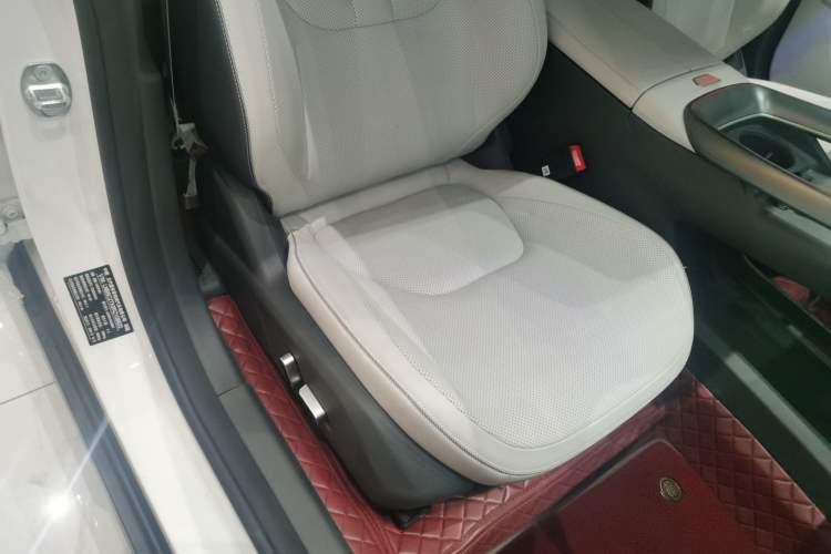 Used ARCFOX Alpha S5 2024 560MAX 185kW Right Front Seat