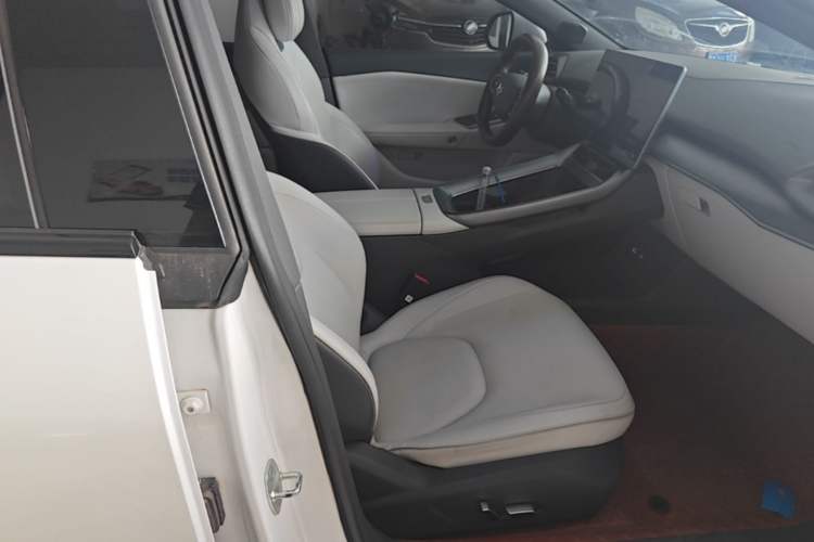 Used ARCFOX Alpha S5 2024 560PRO 185kW Right Front Seat