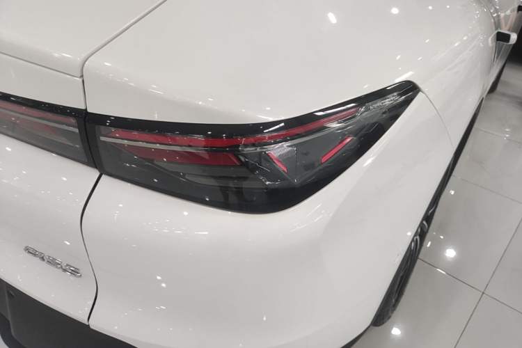 Used ARCFOX Alpha S5 2024 560MAX 185kW Right Rear Taillight