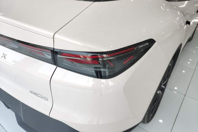 Used ARCFOX Alpha S5 2024 560MAX 185kW Right Rear Taillight