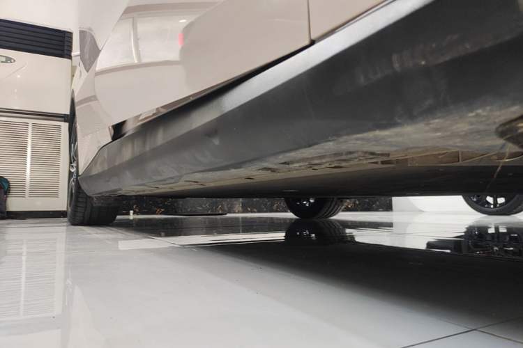 Used ARCFOX Alpha S5 2024 708MAX 200kW Right Side Sill