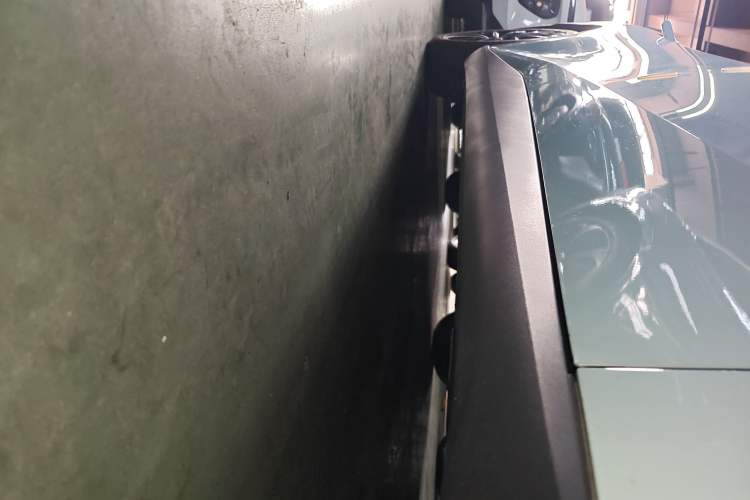 Used ARCFOX Alpha S5 2024 560MAX 185kW Right Side Sill