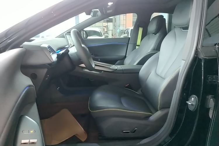 Used ARCFOX Alpha S5 2025 560MAX 185kW Left Front Seat