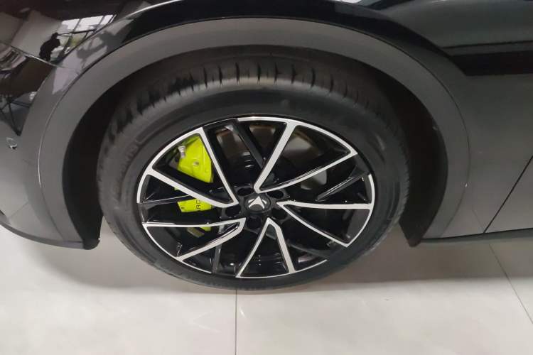 Used ARCFOX Alpha S5 2025 560MAX 185kW Left Front Wheel Hub