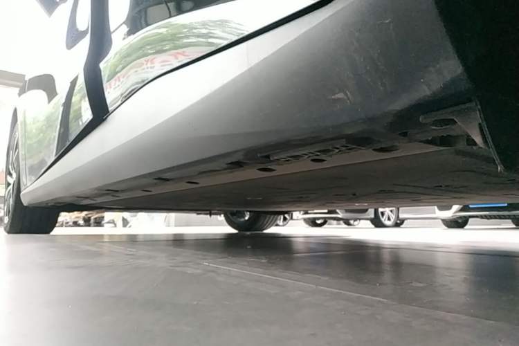 Used ARCFOX Alpha S5 2025 560MAX 185kW Left Side Sill