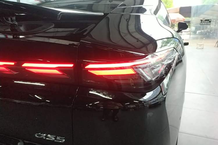 Used ARCFOX Alpha S5 2025 560MAX 185kW Right Rear Taillight
