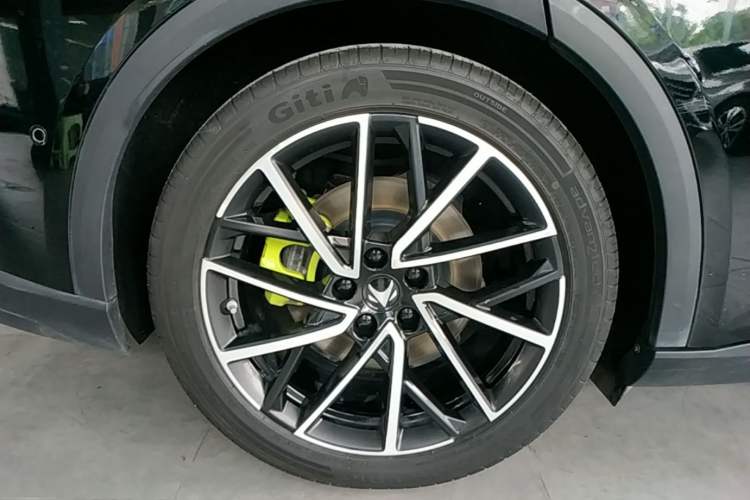 Used ARCFOX Alpha S5 2025 560MAX 185kW Right Rear Wheel Hub