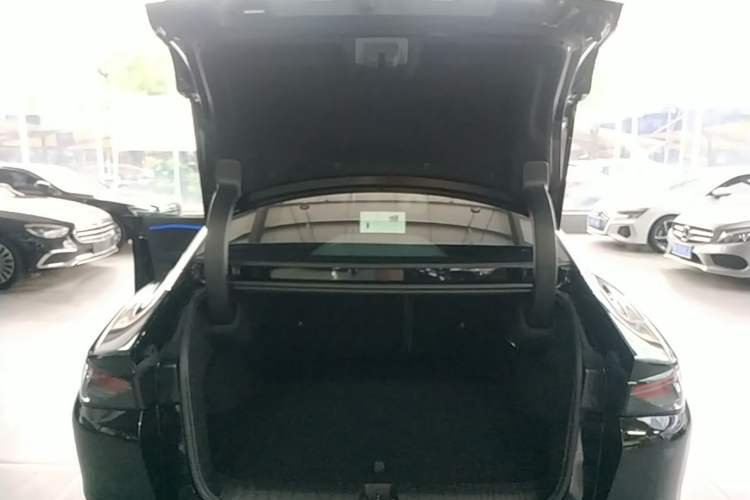 Used ARCFOX Alpha S5 2025 560MAX 185kW Trunk