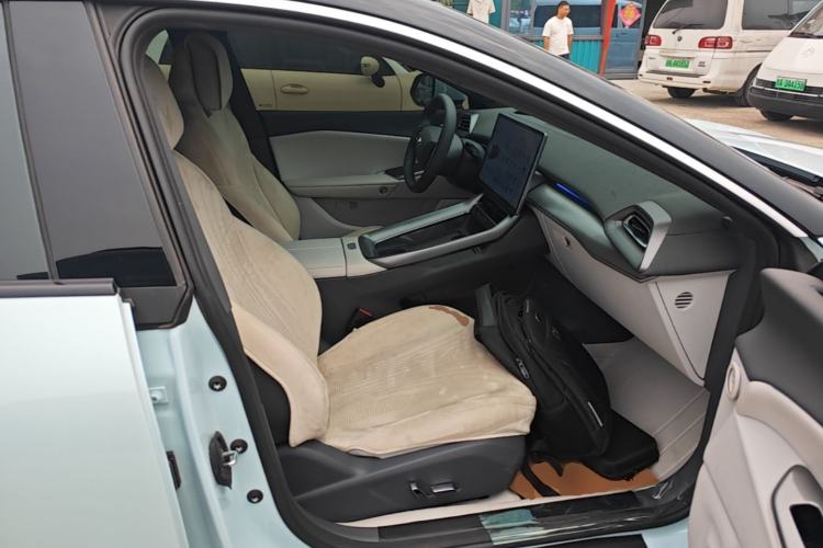 Used ARCFOX Alpha S5 2025 Facelifted 708MAX 200kW Right Front Seat