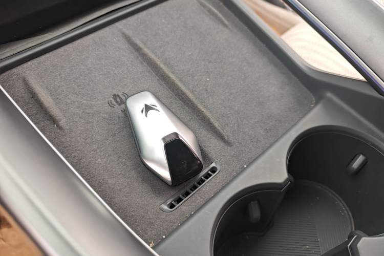 Used ARCFOX Alpha S5 2025 Facelifted 708MAX 200kW Vehicle Key
