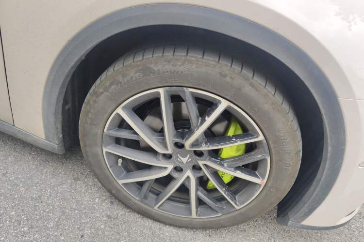 Used ARCFOX Alpha S5 2025 560MAX 185kW Right Front Wheel Hub