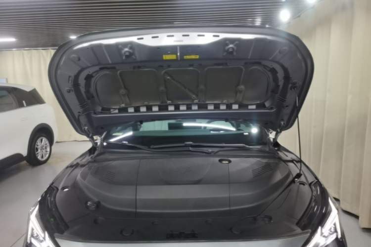 Used ARCFOX Alpha S5 2025 560MAX 185kW Engine Bay