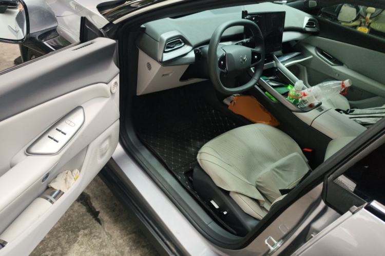 Used ARCFOX Alpha S5 2025 668MAX Shenxing Version 200kW Interior 3