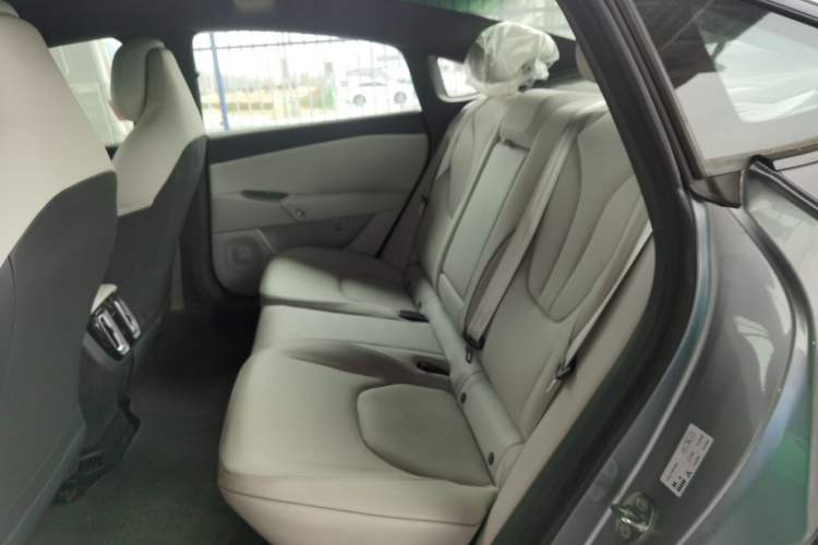 Used ARCFOX Alpha S5 2025 560PRO 185kW Interior 4