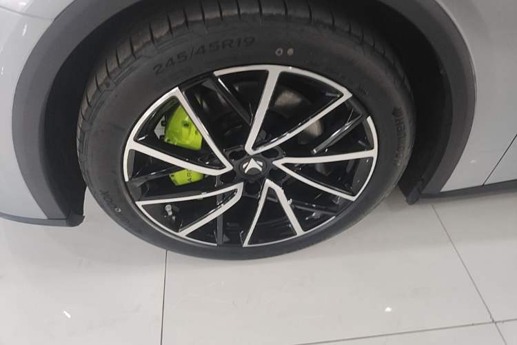 Used ARCFOX Alpha S5 2025 560MAX 185kW Left Front Wheel Hub