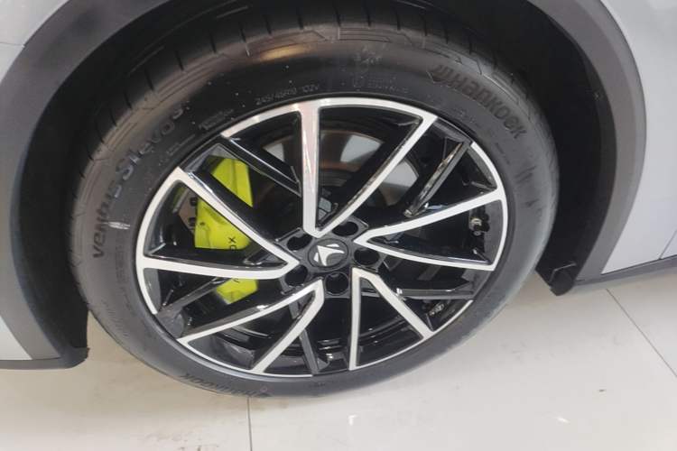 Used ARCFOX Alpha S5 2025 668MAX Shenxing Version 200kW Left Front Wheel Hub