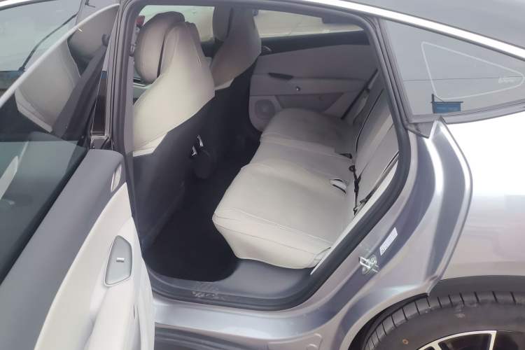 Used ARCFOX Alpha S5 2025 708MAX 200kW Left Rear Seat