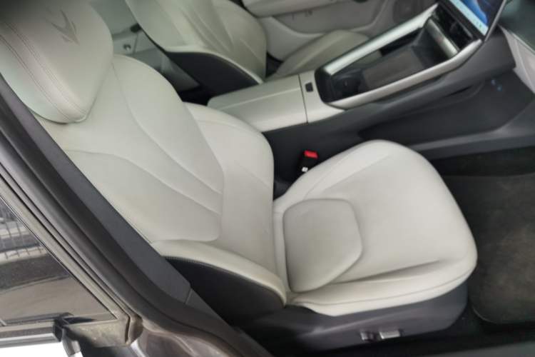 Used ARCFOX Alpha S5 2025 560PRO 185kW Right Front Seat