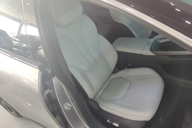 Used ARCFOX Alpha S5 2025 560MAX 185kW Right Front Seat