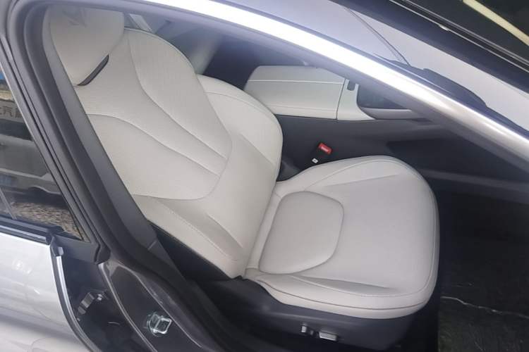 Used ARCFOX Alpha S5 2025 560MAX 185kW Right Front Seat