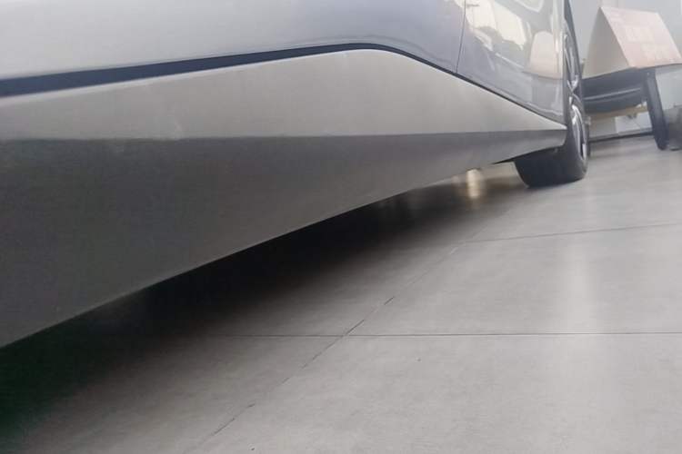 Used ARCFOX Alpha S5 2025 560MAX 185kW Right Side Sill
