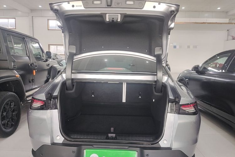 Used ARCFOX Alpha S5 2025 560MAX 185kW Trunk