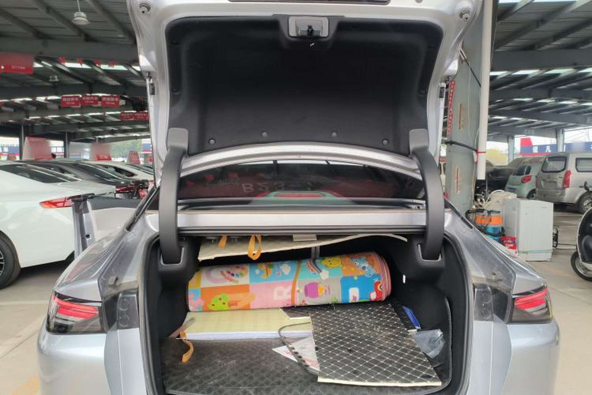 Used ARCFOX Alpha S5 2025 560PRO 185kW Trunk