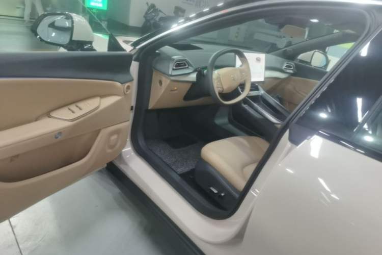Used ARCFOX Alpha S5 2025 Facelifted 560MAX 185kW Driver Seat