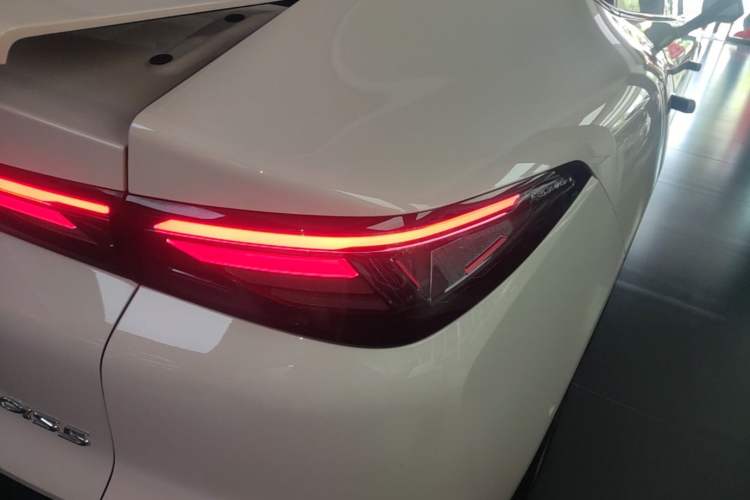 Used ARCFOX Alpha S5 2025 668MAX Shenxing Version 200kW Exterior 3