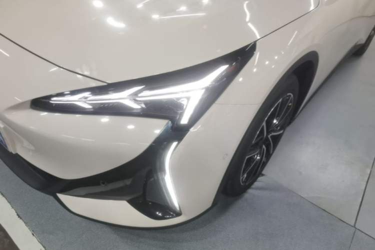 Used ARCFOX Alpha S5 2025 Facelifted 560MAX 185kW Left Front Headlight