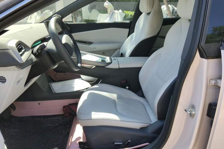 Used ARCFOX Alpha S5 2025 668MAX Shenxing Version 200kW Left Front Seat