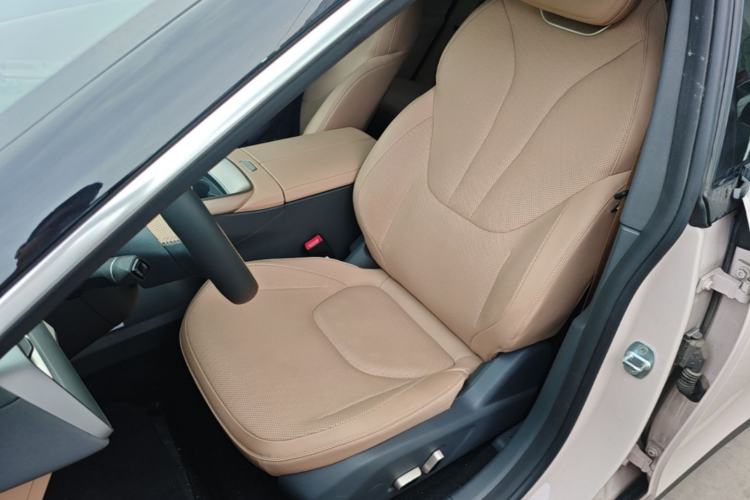 Used ARCFOX Alpha S5 2025 560MAX 185kW Left Front Seat