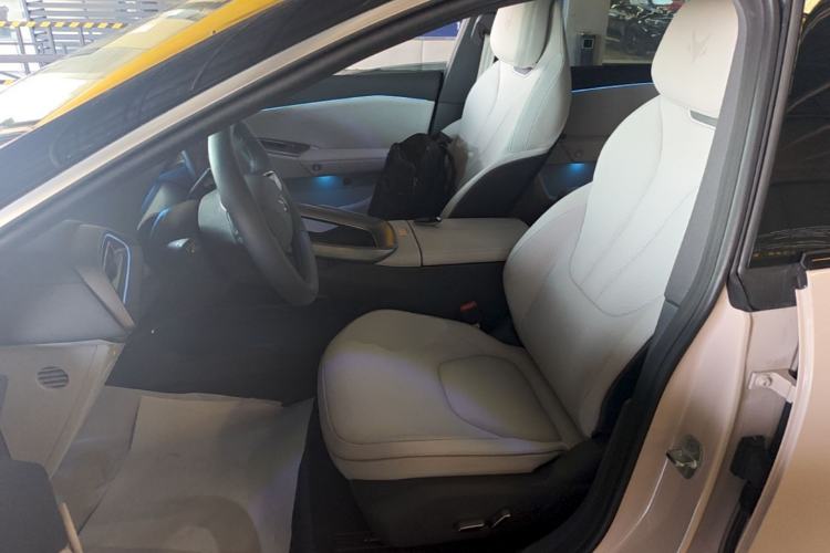 Used ARCFOX Alpha S5 2025 560MAX 185kW Left Front Seat